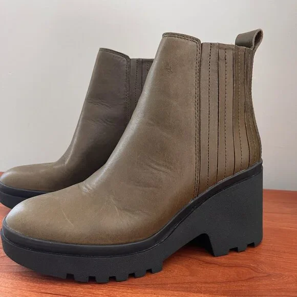 Eileen Fisher Kat Chelsea Boot in Olive Leather w/ Lug Sole - Sz 6.5 - Picture 4 of 9